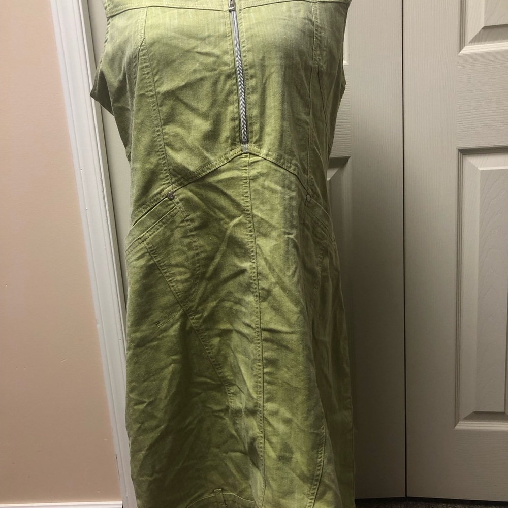 Dolcezza Size Large Green Sleeveless Dress with Zipper Detail